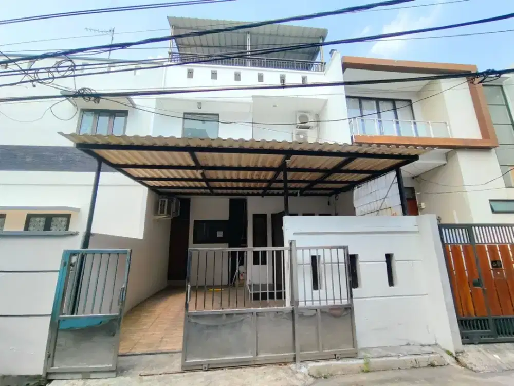 Jual Cepat Rumah 3 Lantai Modern di Greenville – Row 2 Mobil, SHM, Harga Nego