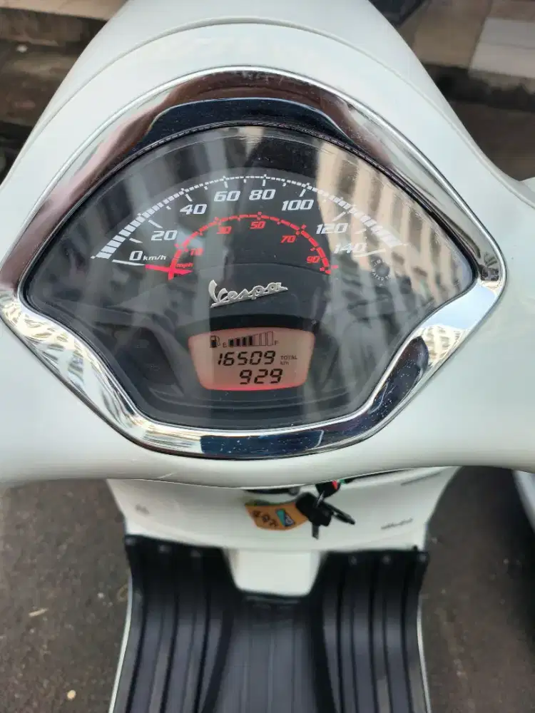 Motor Vespa GTS 150 ABS. THN 2019