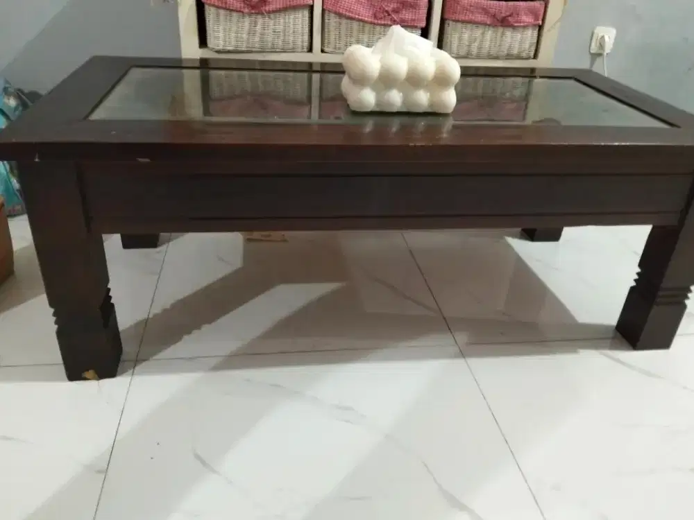 Meja kursi kayu