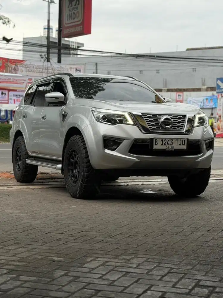 NISSAN TERRA 4x4