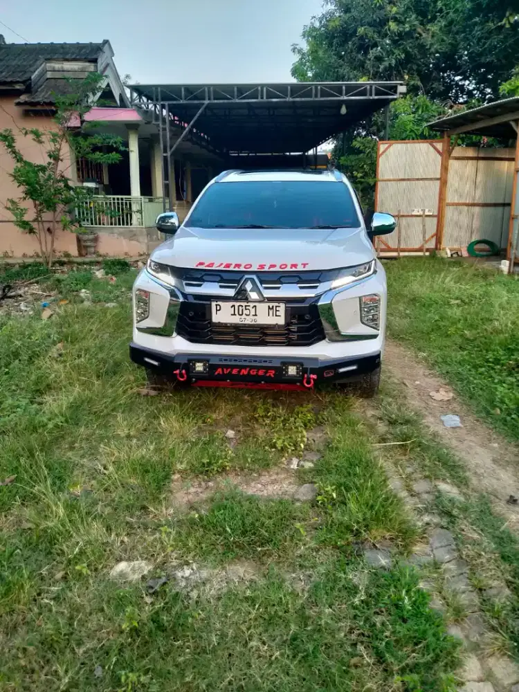 Pajero sport Dakar km 8.000 A/T