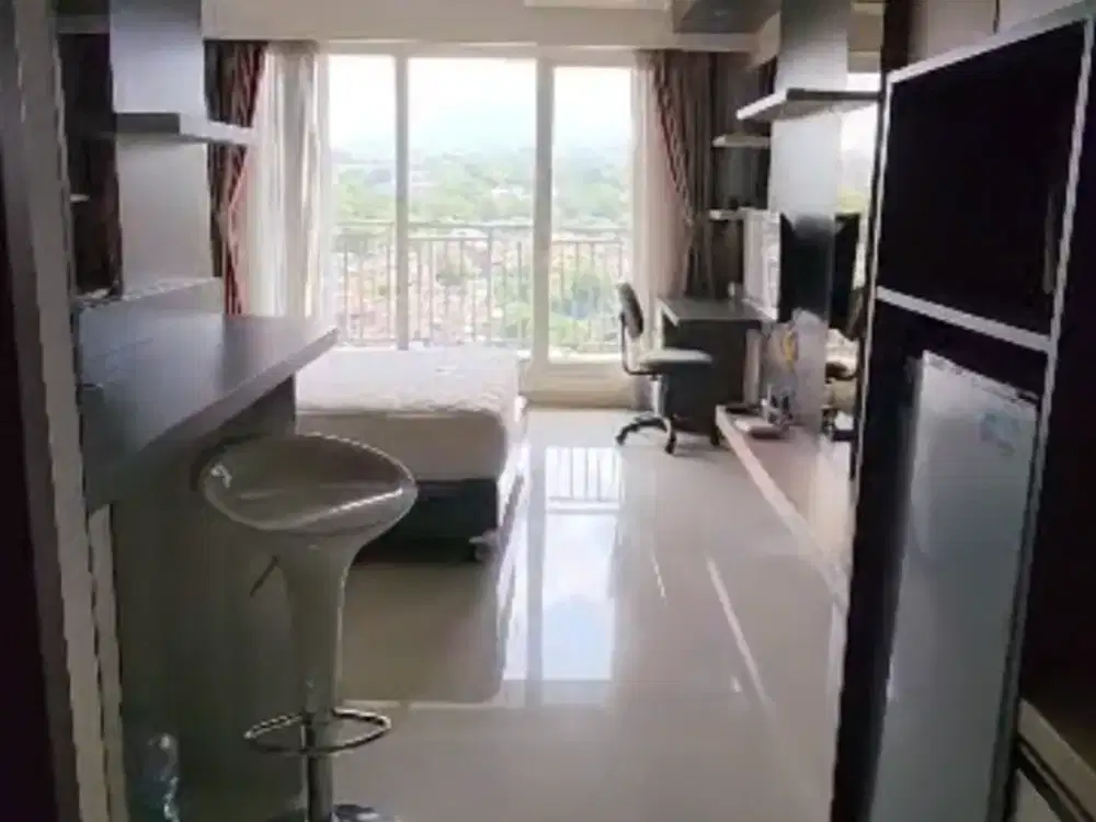 unit bagus full furnished lantai 18 view lepas ke gunung
