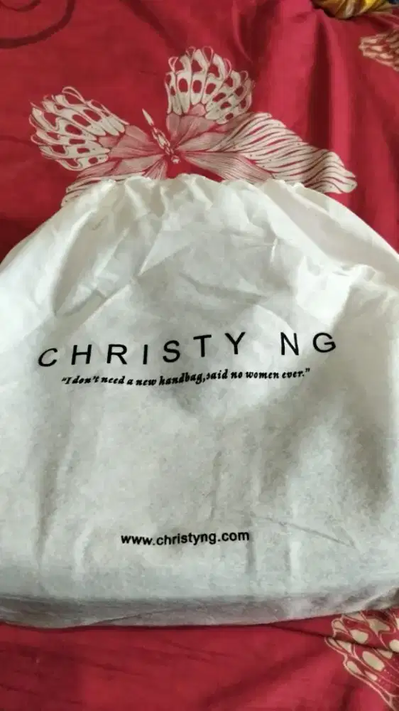 Tas Christy Ng warna hitam