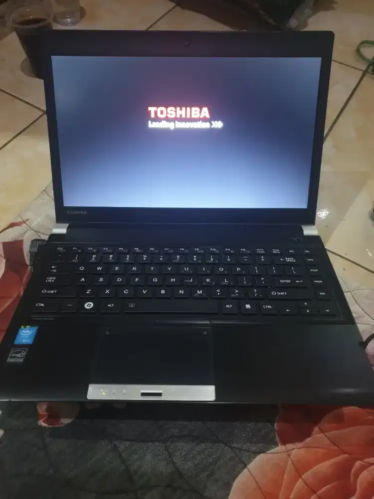 Toshiba i5 gen 4 ram 8gb ssd 128