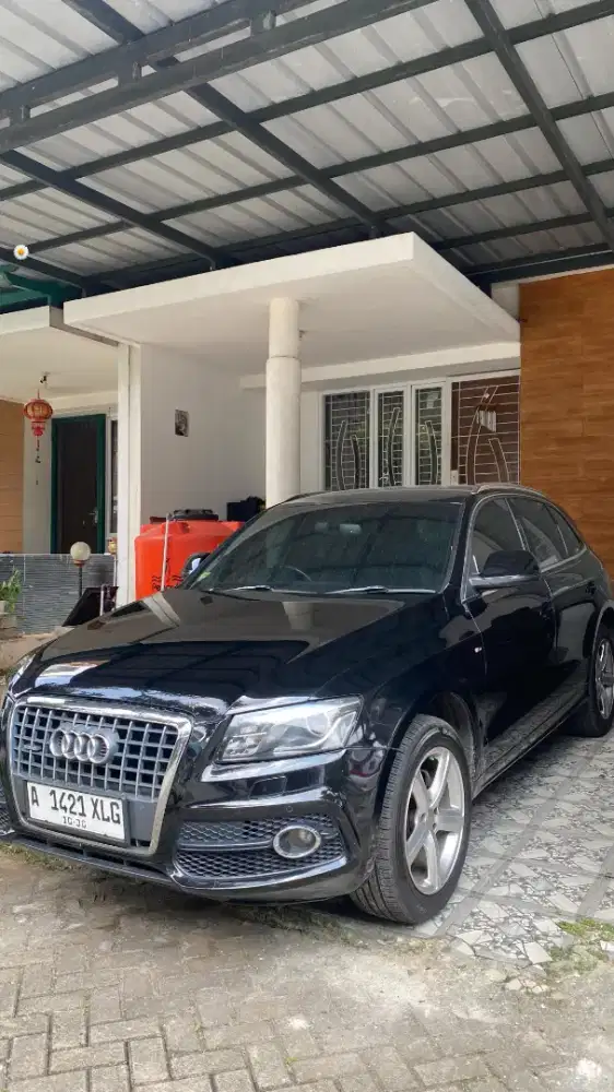 MOBIL AUDI Q5 2.0 TFSI AT TAHUN 2010 ,2000CC