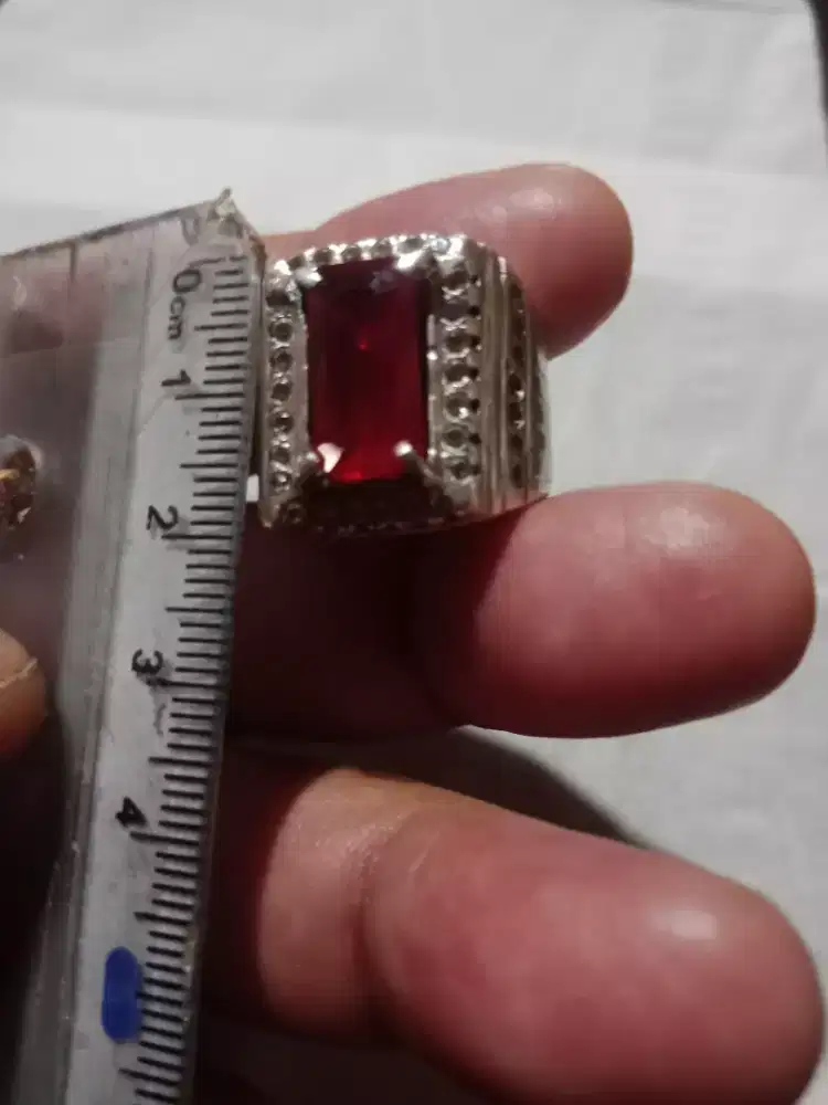Cincin Red Beryl