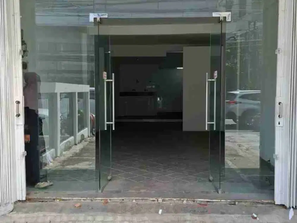 Ruko 3 Lantai Siap Huni di Kebayoran Baru