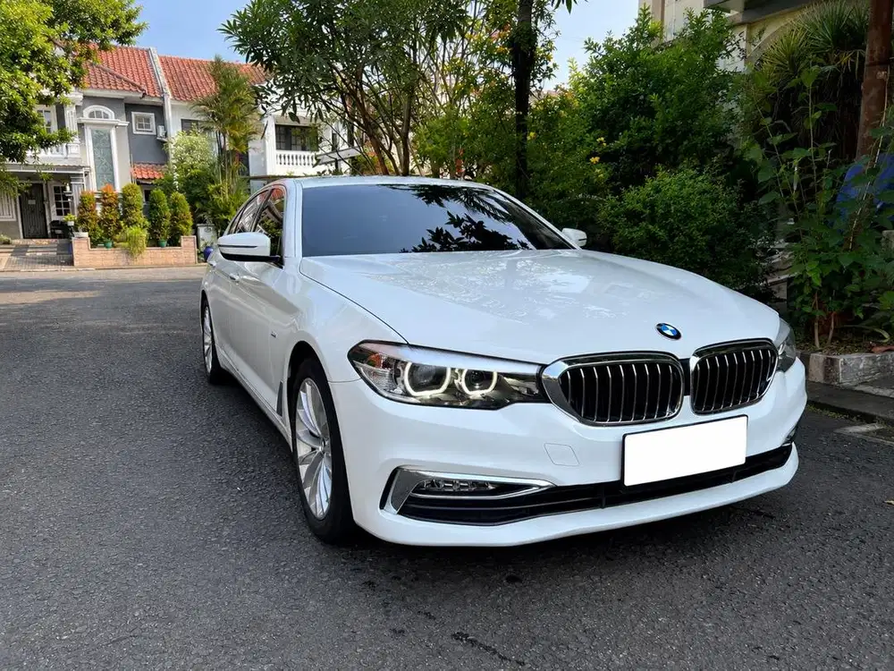 BMW 530i Luxury Line Tahun 2018 Kondisi Mulus