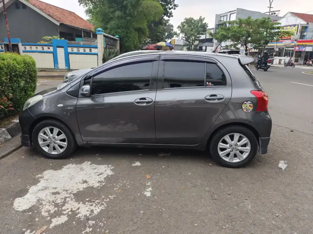 Yaris bapao 2013 grey