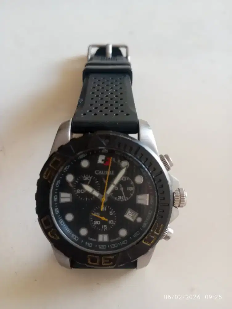 Calibre Akron Black Dial