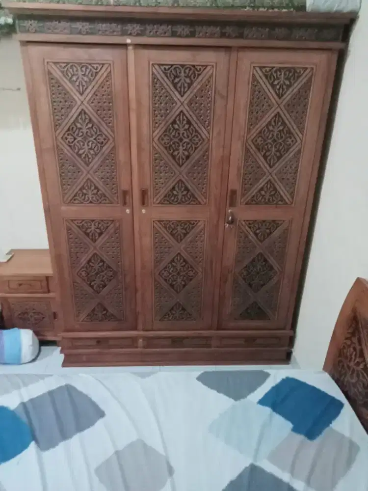 Set Jati tempat tidur,lemari,meja rias dan nakas