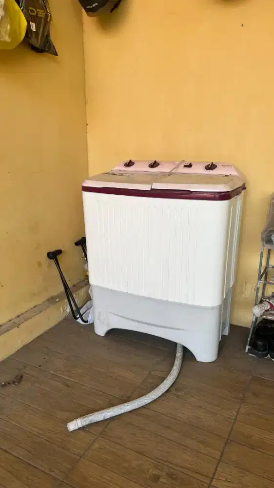 Mesin Cuci Polytron 2 Tabung