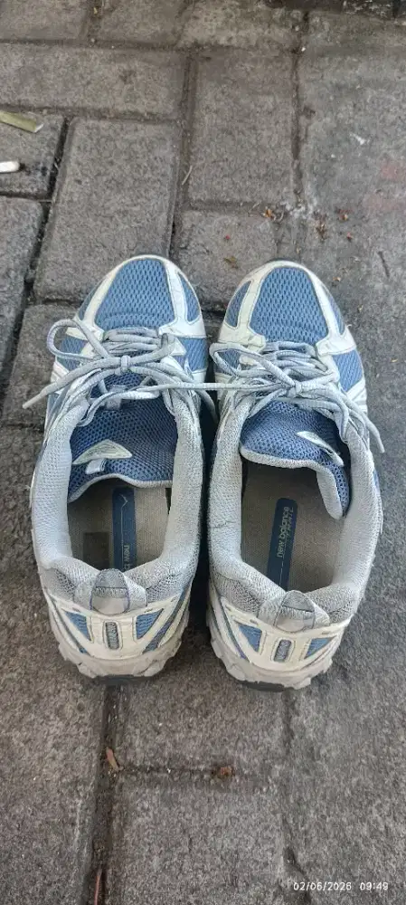 Jual sepatu pria NB size 42 second