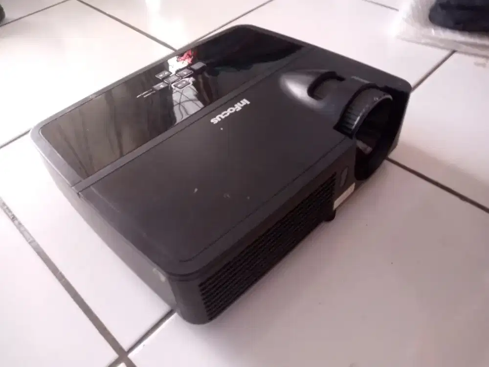 Infocus projector N122