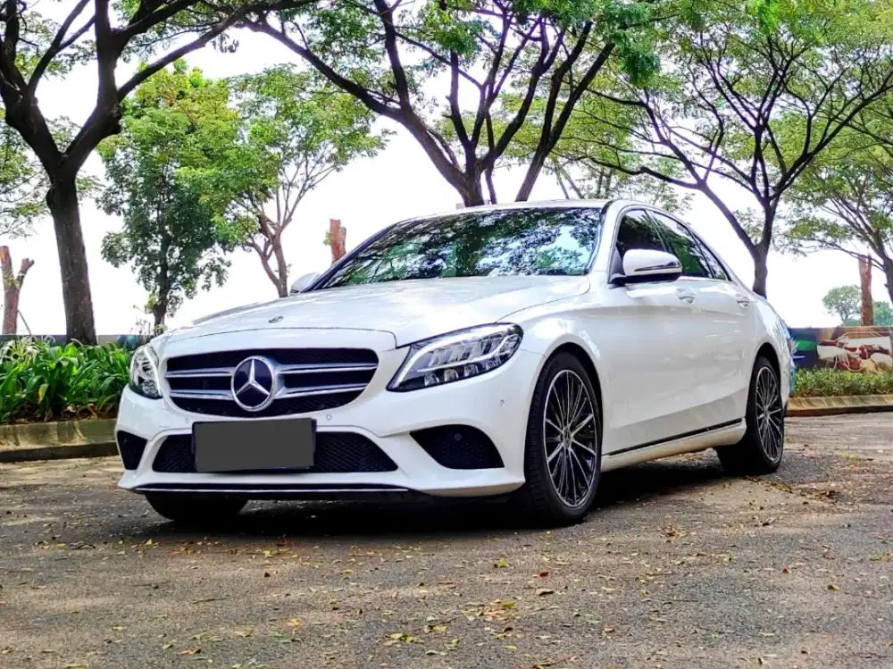 Mercedes-Benz C200 EQ BOOST 1.5 AT 2019