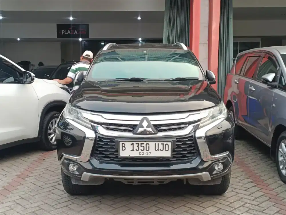 Mitsubishi Pajero Sport 2016 Dakar 2.4 Automatic
(READY Hitam&Grey)