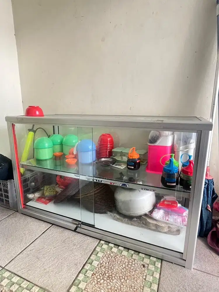 Etalase Kaca Warteg