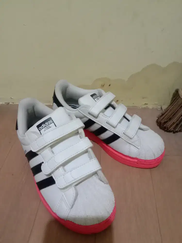 Adidas Kidz original UK 31-32