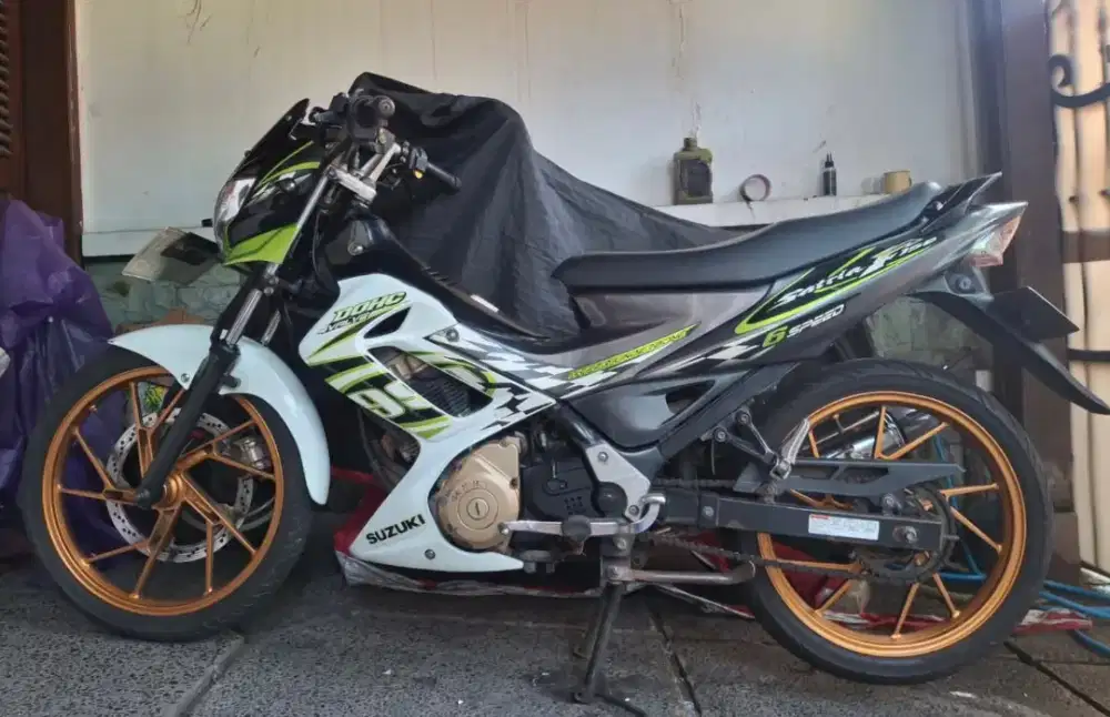 Wts satria fu150 2013 barong putih abu2