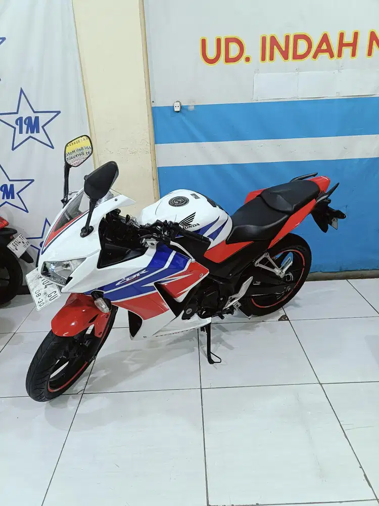 Debakk HONDA CBR 150R TAHUN 2015 KM RENDAH TIDAK BISA KREDIT TAHUN TUA