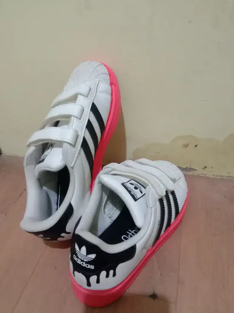 Adidas Kidz original UK 31-32