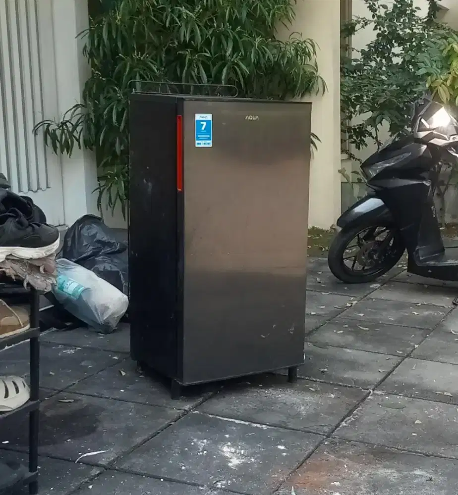 Menerima kulkas rusak