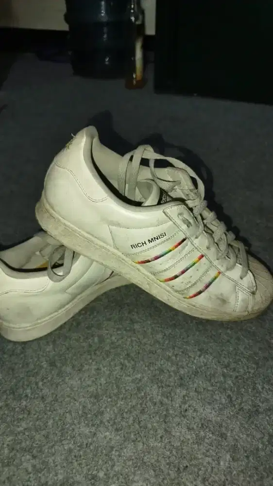 Sepatu Adidas superstar putih