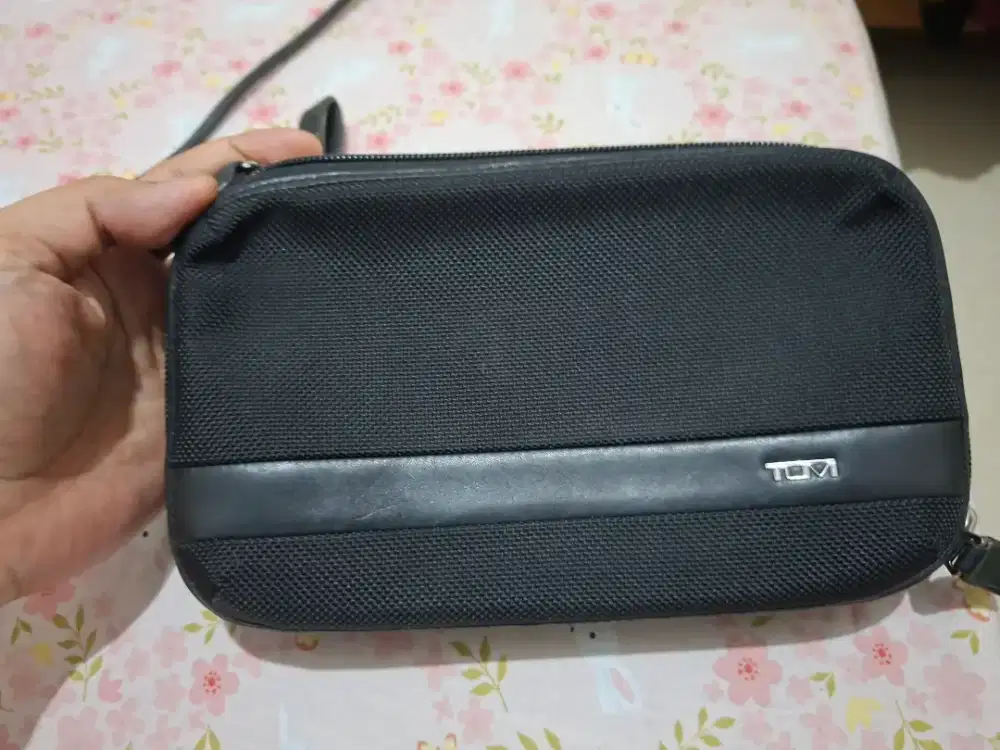 Dijual Cepat Tas Poach TUMI original