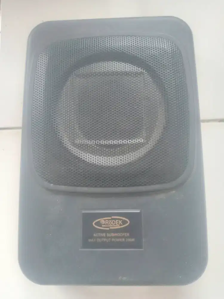 Subwoofer Mobil
