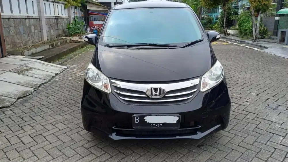 KM 120Rb Record! Honda Freed PSD Matic Facelift Th 2012 Hitam