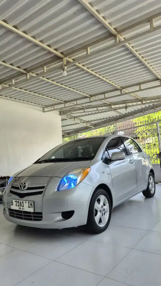 Yaris E manual 2008