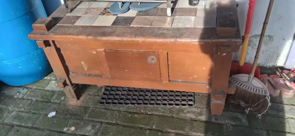 Meja Kecil Tamu Kayu