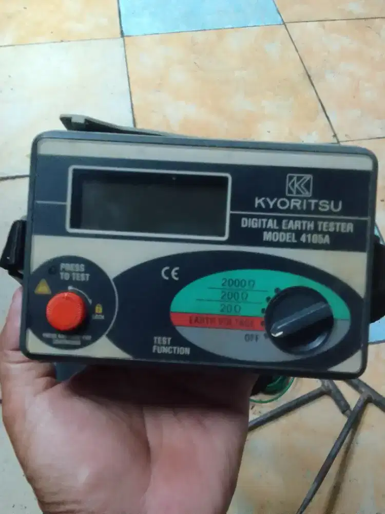 Alat pengukur grounding
