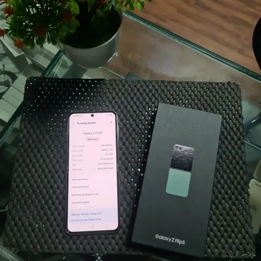 Samsung Galaxy Z Flip5 8/512GB SEIN Fullset – Mulus, Normal,