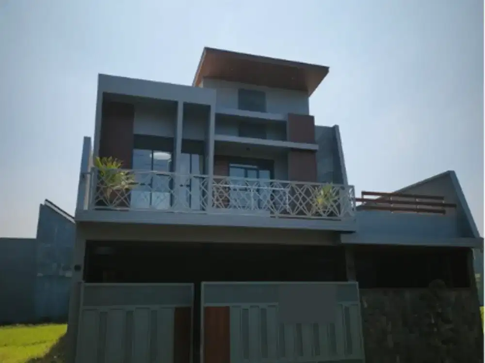 Rumah Mewah Modern di Kawasan Elite Araya Malang.Dekat Plaza araya, Matos, Terminal, Bandara, Kampus UB, Kampus Binus, Persada Hospital.NLMLG00037