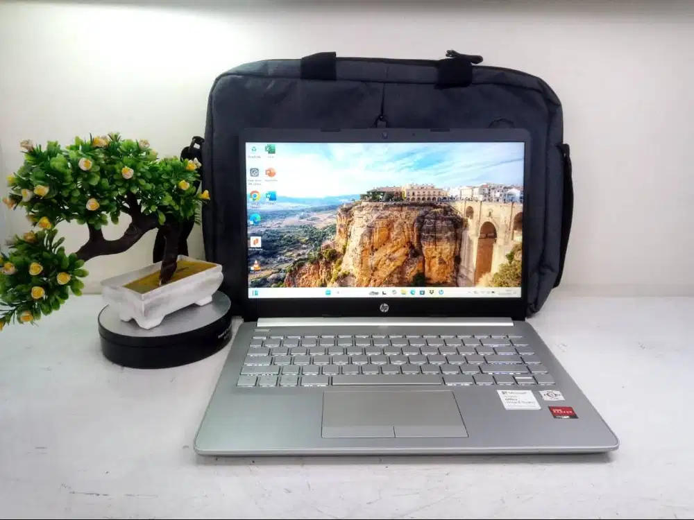Jual Laptop HP 14s-dk1507AU Amd Athlon Silver 3050/4gb/ssd 512gb/14Inc