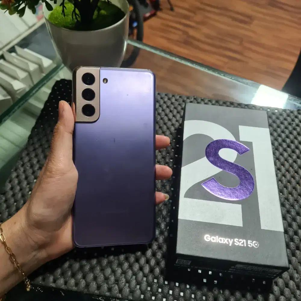 Samsung Galaxy S21 5G 8/256GB SEIN Fullset – Mulus, Normal, Siap Pakai