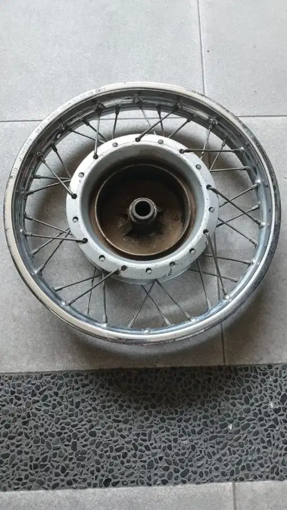 Velg Belakang suzuki spin 125 original plus ban