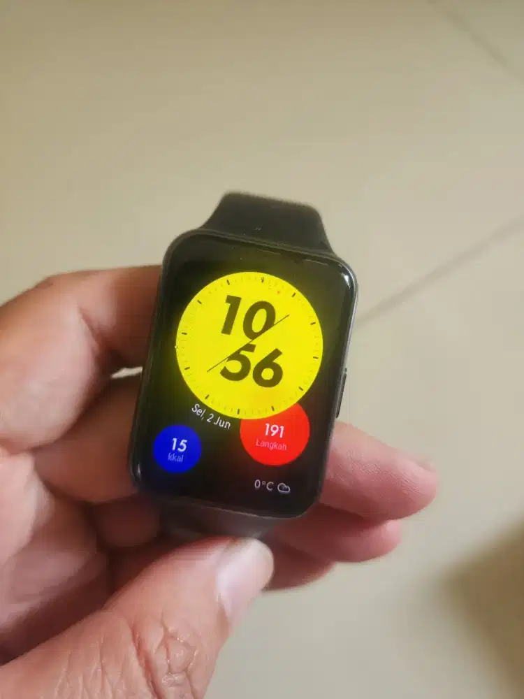 Jam tangan hauwei watch fit 2