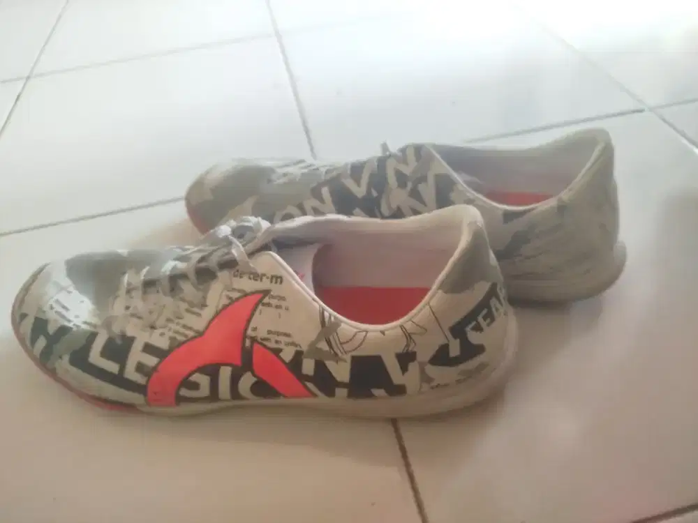 Sepatu futsal Ortus