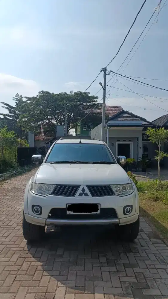 Mitshubishi Pajero Exceed 2011