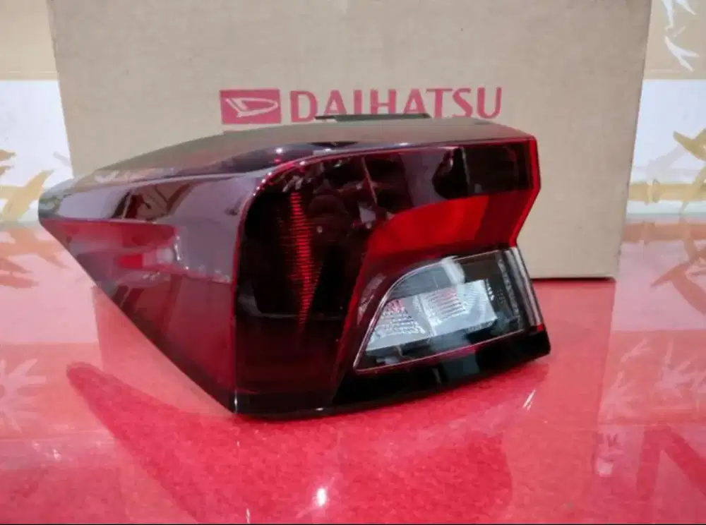 Lampu stop kiri avanza/xenia allnew type E