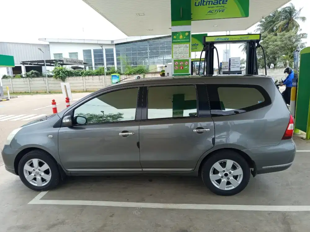 Grand livina 1.8 ultimate