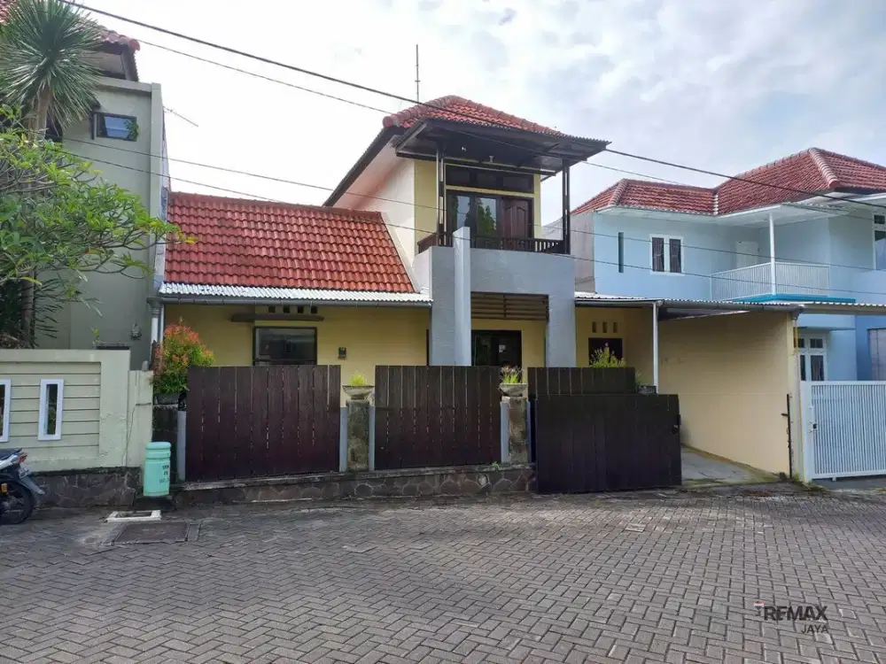 Rumah dalam Komplek Expat Disewakan, di Area Munggu