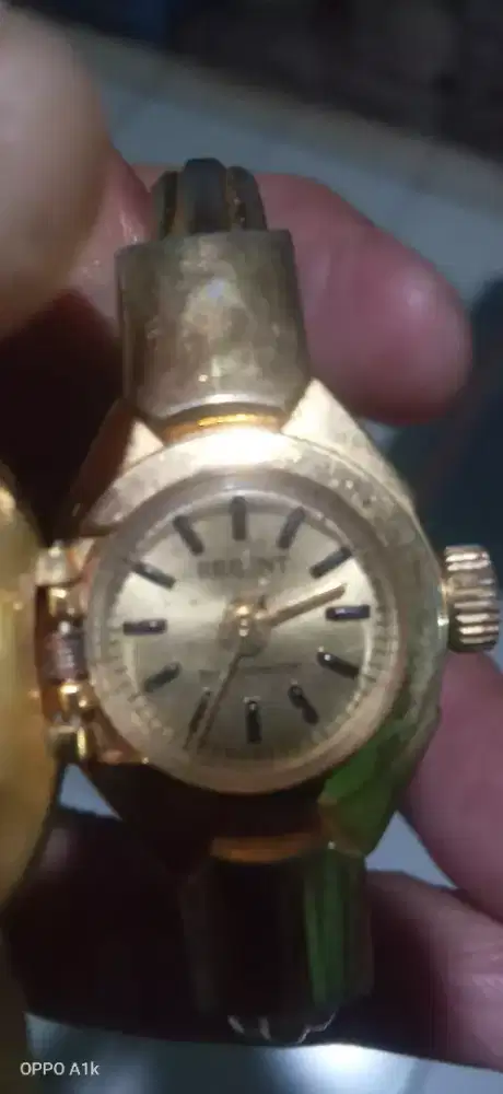 Jam tangan retro