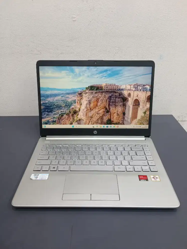 HP 14s-DK AMD ATHLON GOLD 3150U