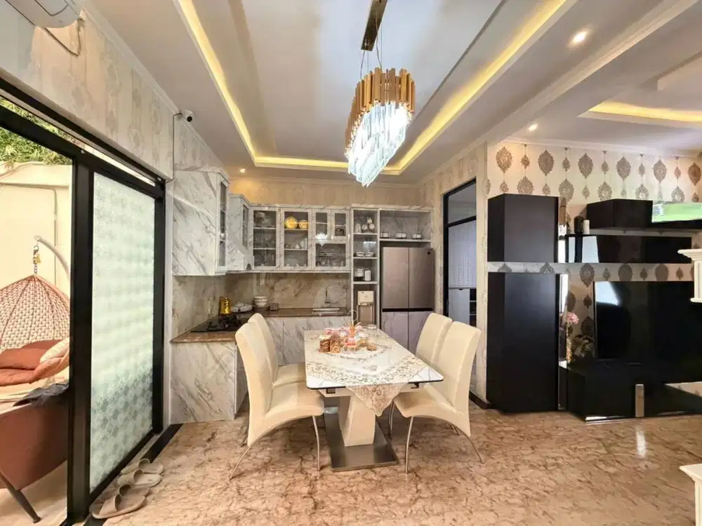 Dijual Rumah Lokacitra Kota Baru Parahyangan Full Furnished