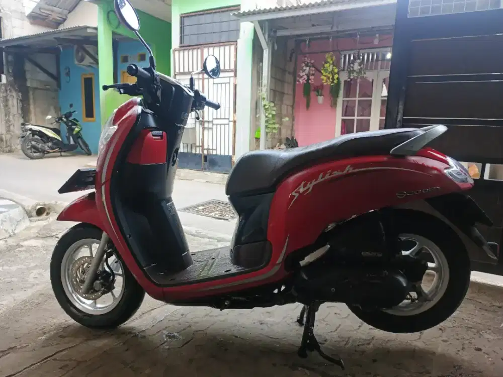 Scoopy 2020 iss merah doff