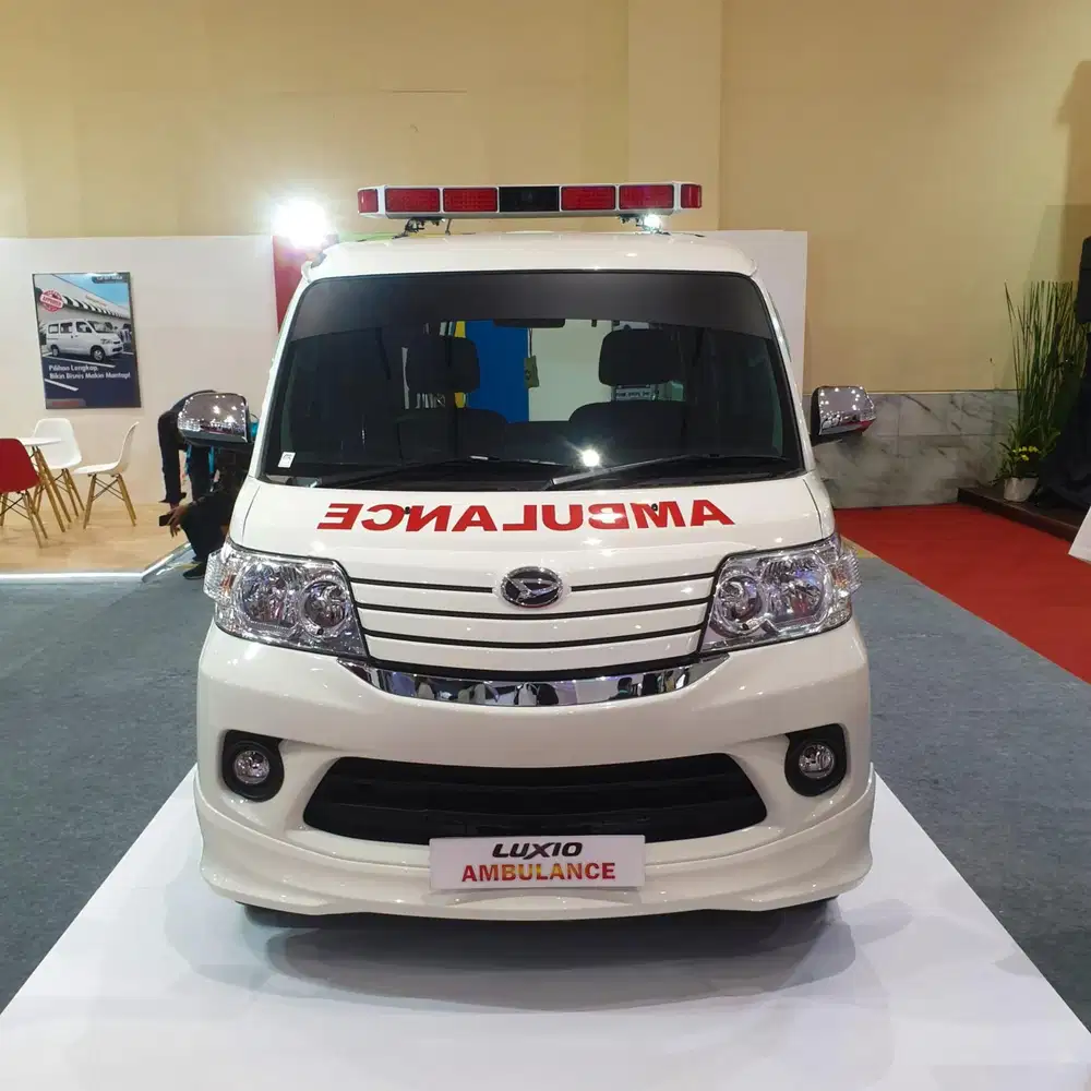 Mobil Ambulance Granmax Luxio