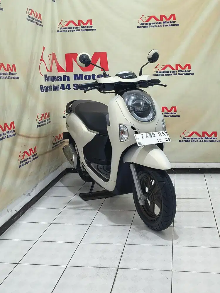Km 6 Ribu Scoopy Prestige tahun 2024 Putih Doff